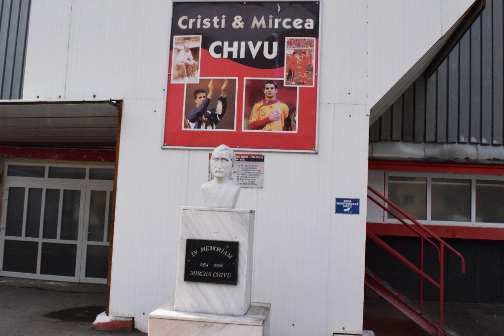 bust-mircea-chivu