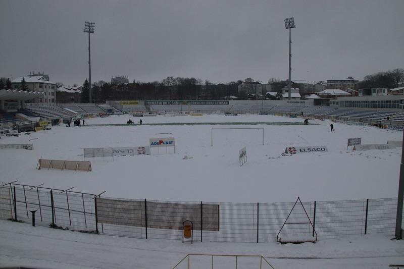 stadion-botosani-deszapezire-24