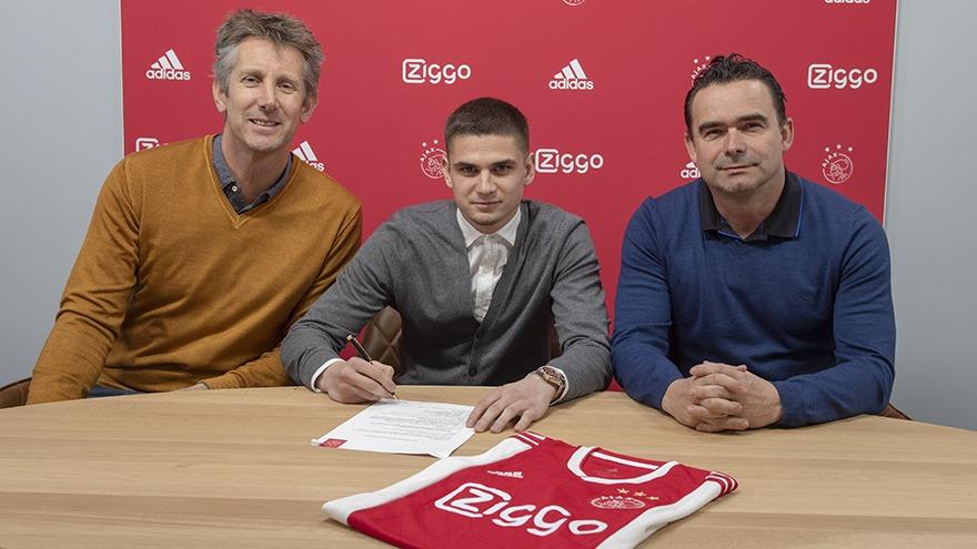 2019-04-04 Contract Razvan Marin Johan Cruijff ArenA Amsterdam