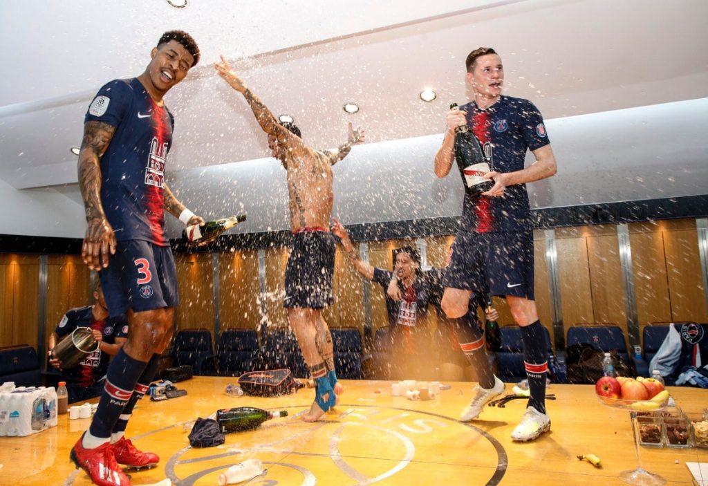 psg-bucurie-vestiare