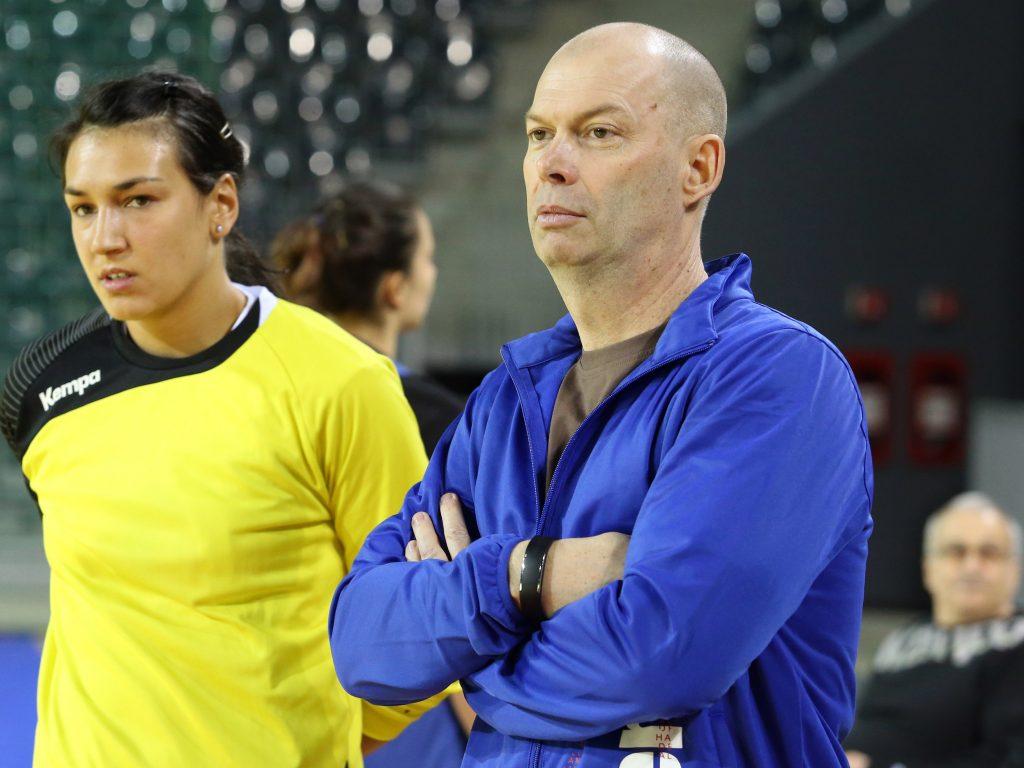 HANDBAL FEMININ:ANTRENAMENT ECHIPA NATIONALA DE HANDBAL FEMININ(17.03.2015)