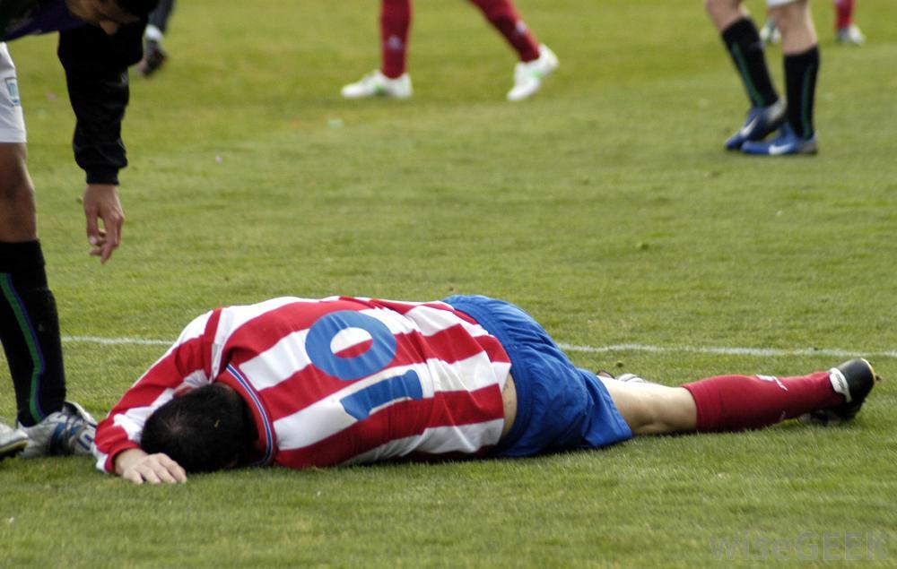 fotbalist cazut