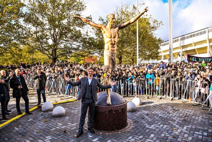 ibra statuie