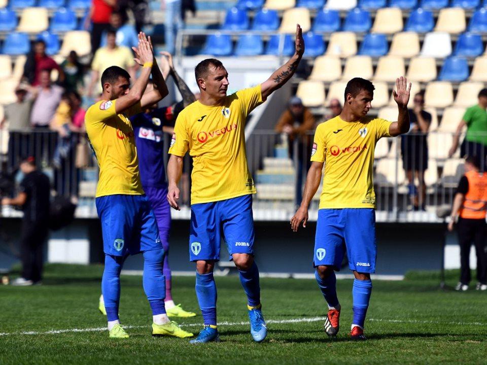 petrolul saluta fanii