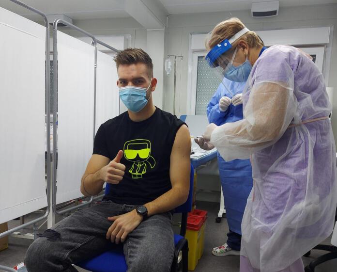 Denis-Harut_vaccinare-696×561