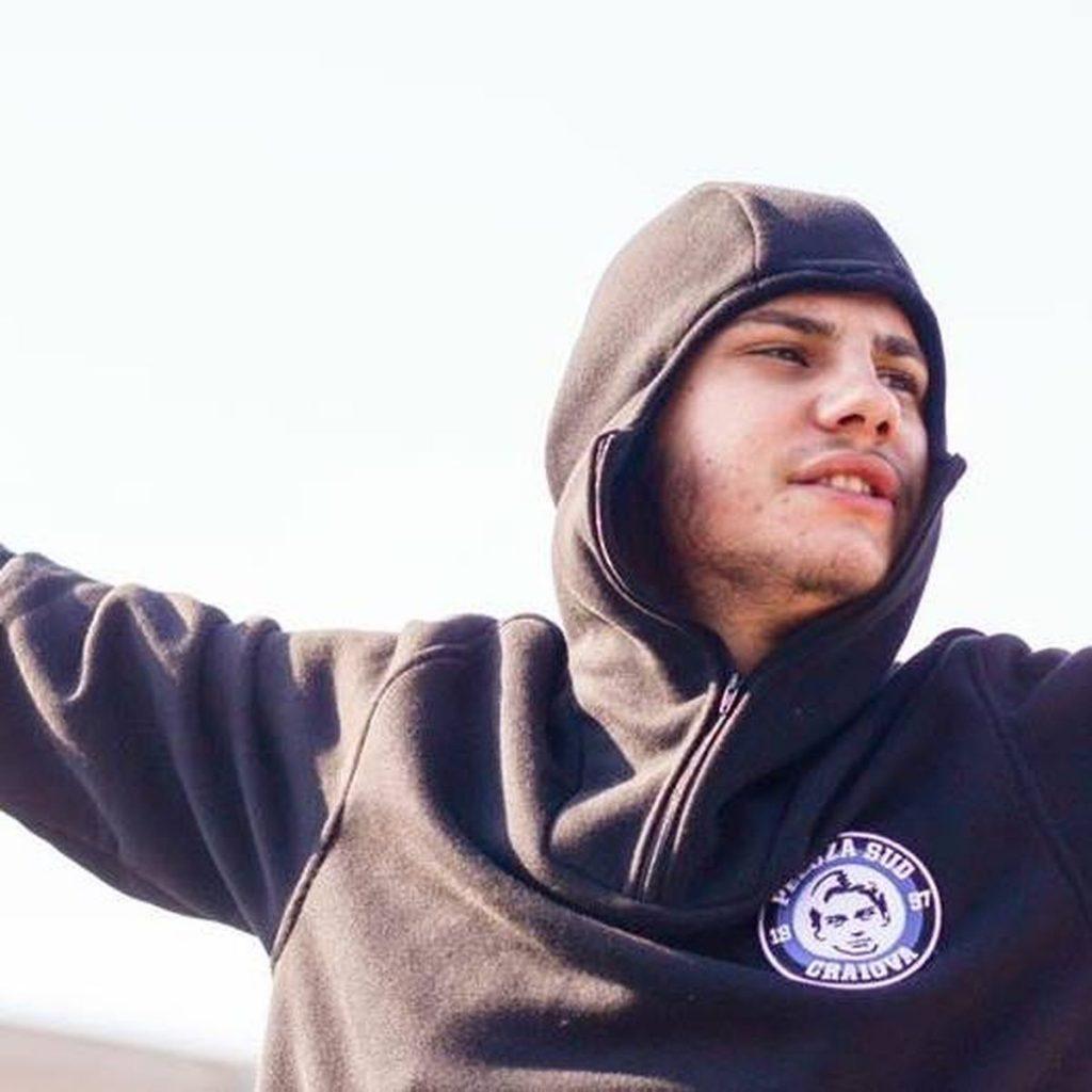 Alex Niculescu 33
