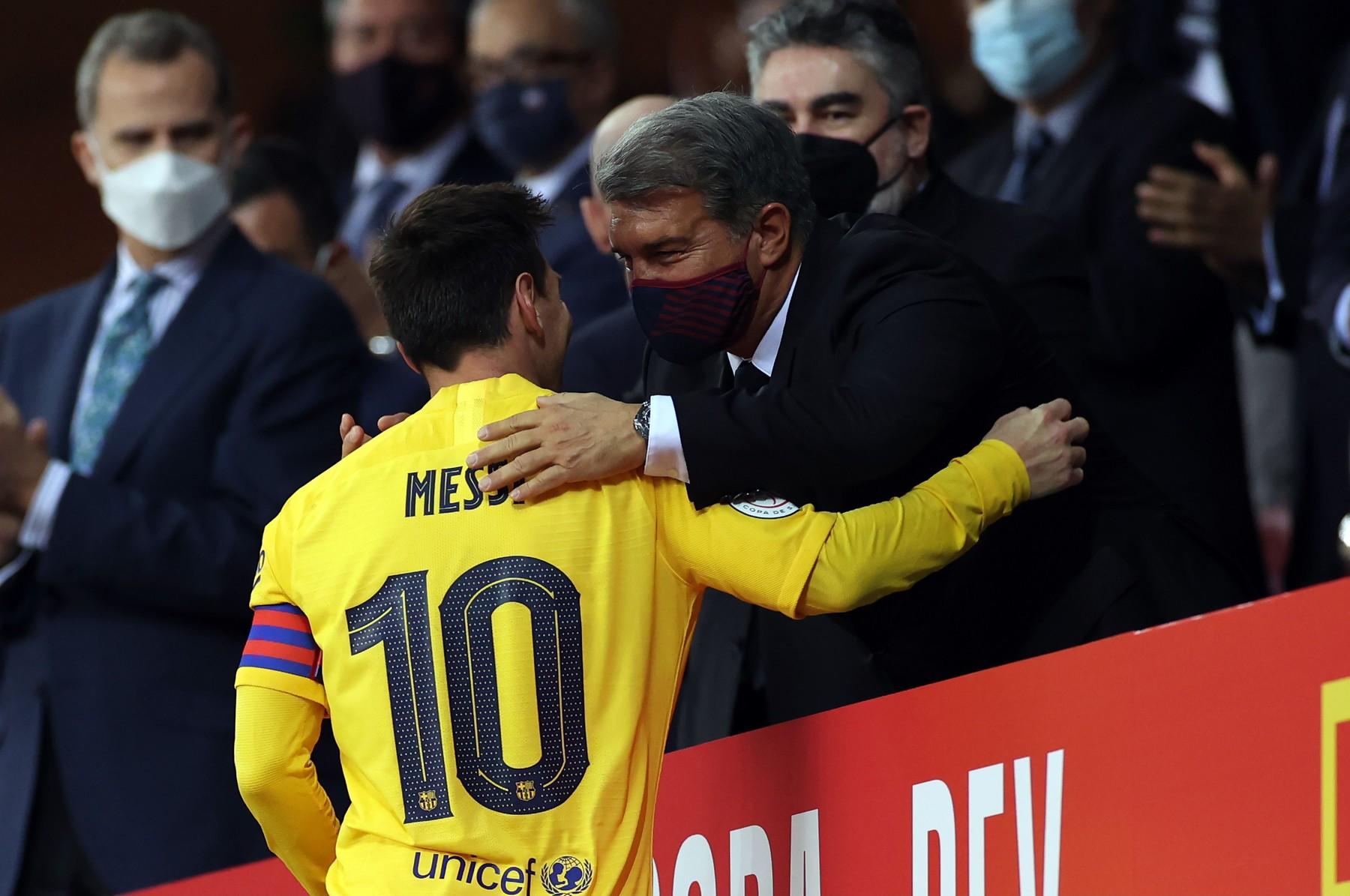 Lionel Messi și Joan Laporta, sursa foto: Profimedia Images