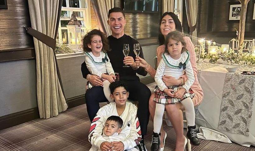 Cristiano Ronaldo, cei patru fii ai săi și Georgina Rodriguez. Foto: Instagram Cristiano Ronaldo