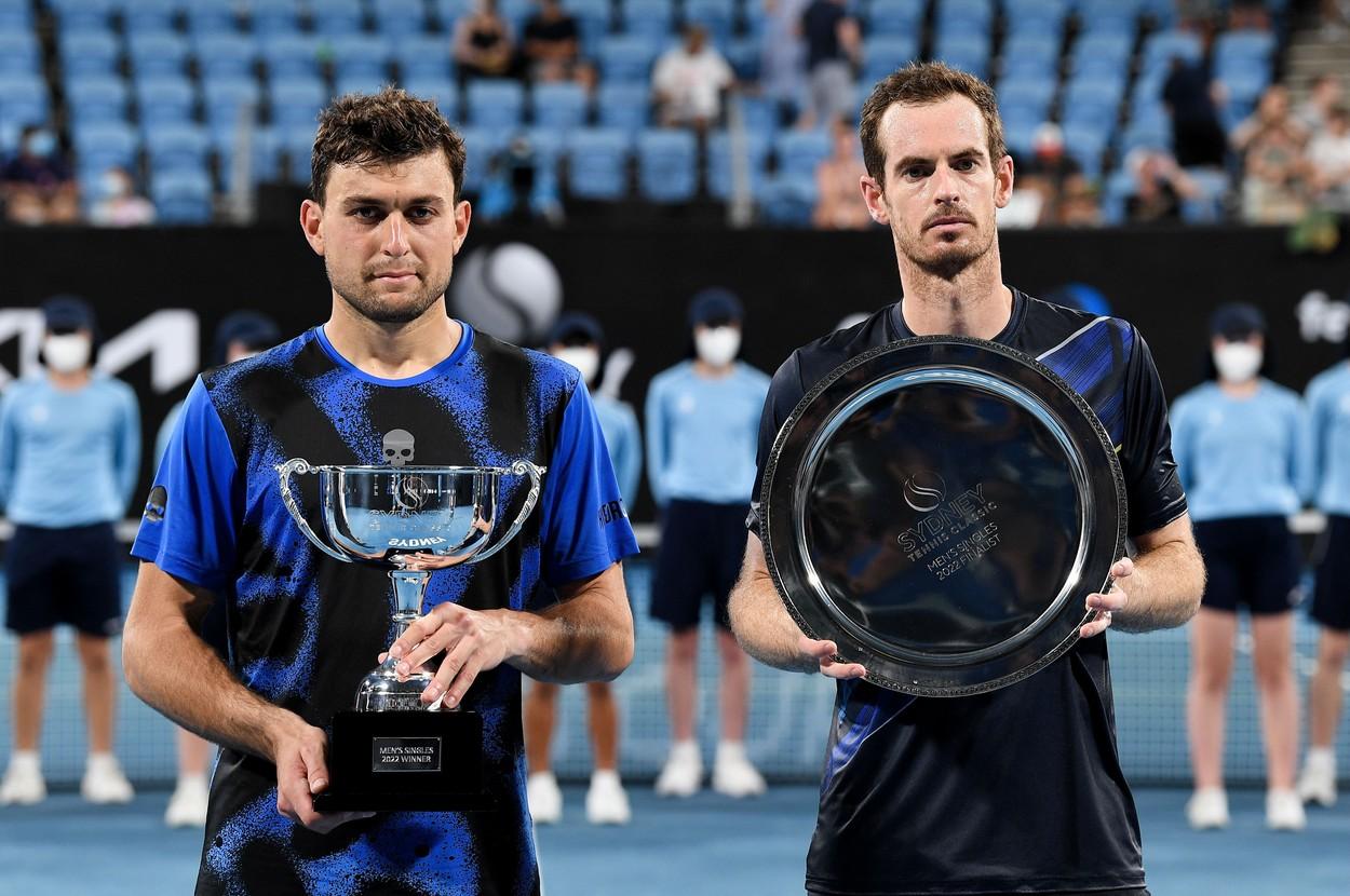 Andy Murray și Aslan Karatsev. Foto: Profimedia
