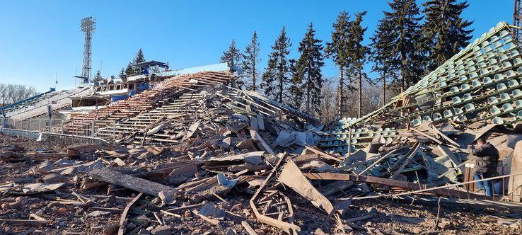 Stadionul din Cernihiv pe care juca prim-divizionara ucraineeană Desna, distrus de bombardamentele armatei ruse