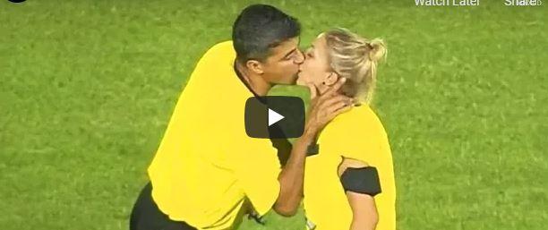 Moment bizar intre arbitri