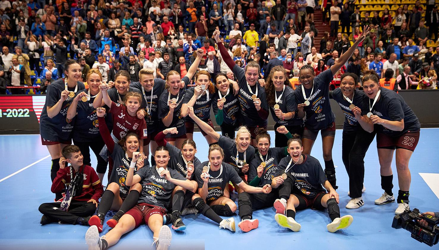 Echipa feminină de handbal Rapid