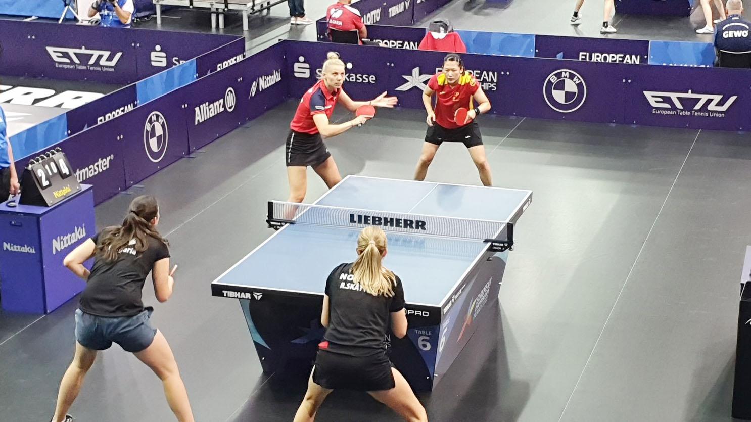 Adina Diaconu și jucătoarea spaniolă Maria Xiao s-au calificat fără emoții în 16-imile probei de dublu a Campionatului European de tenis de masă