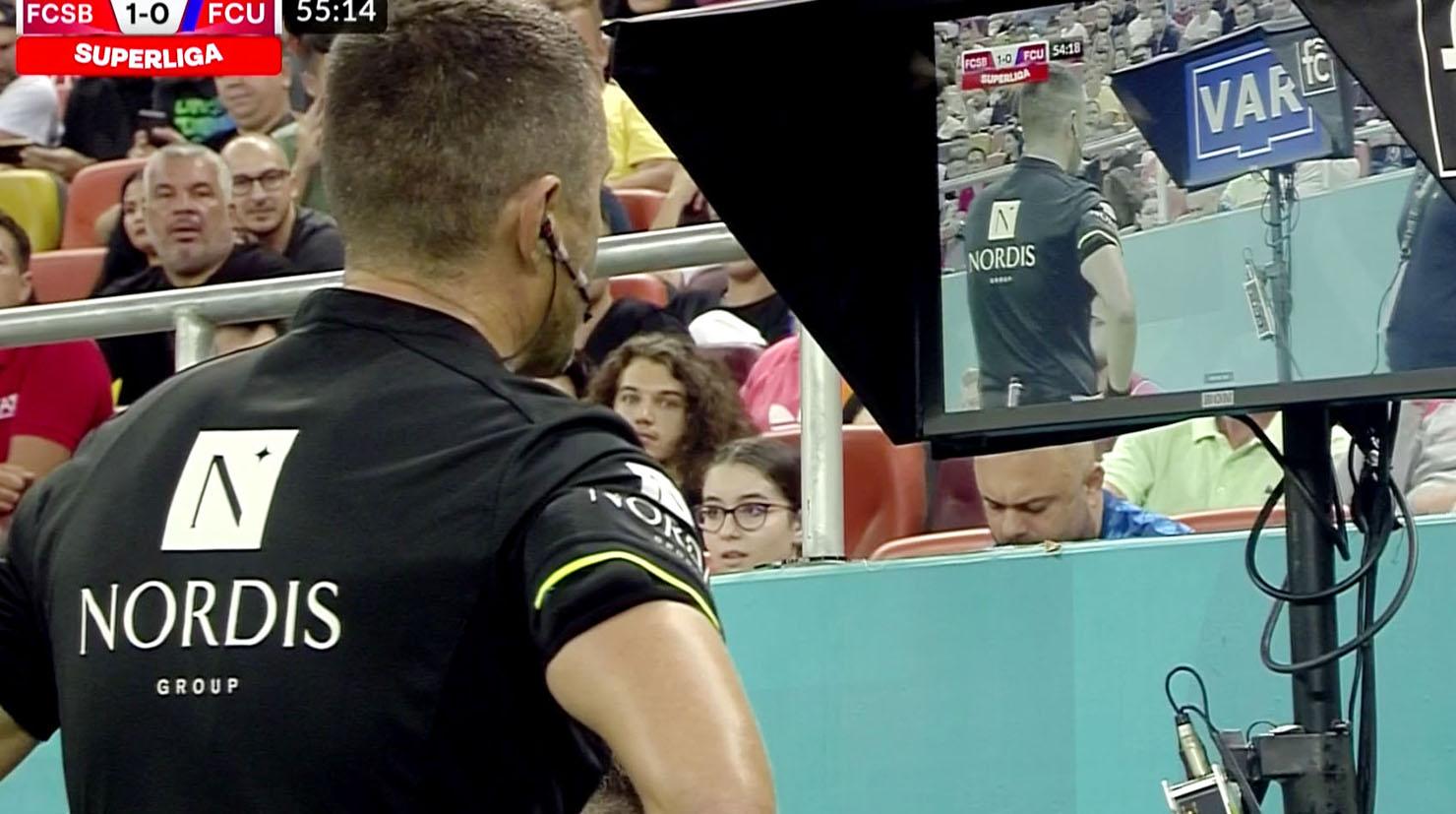 Arbitrul de centru Adrian Cojocaru a avut nevoie să consulte sistemul VAR timp de 6 minute la meciul FCSB – FC U Craiova 1948, pentru a lua o decizie