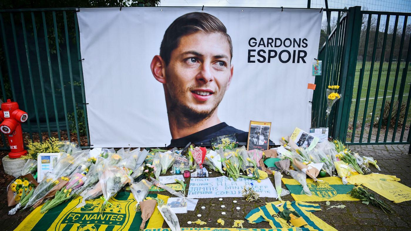Emiliano Sala a murit pe 21 ianuarie 2019, după ce avionul în care se afla a căzut în mare cu o viteză de 435 km/h