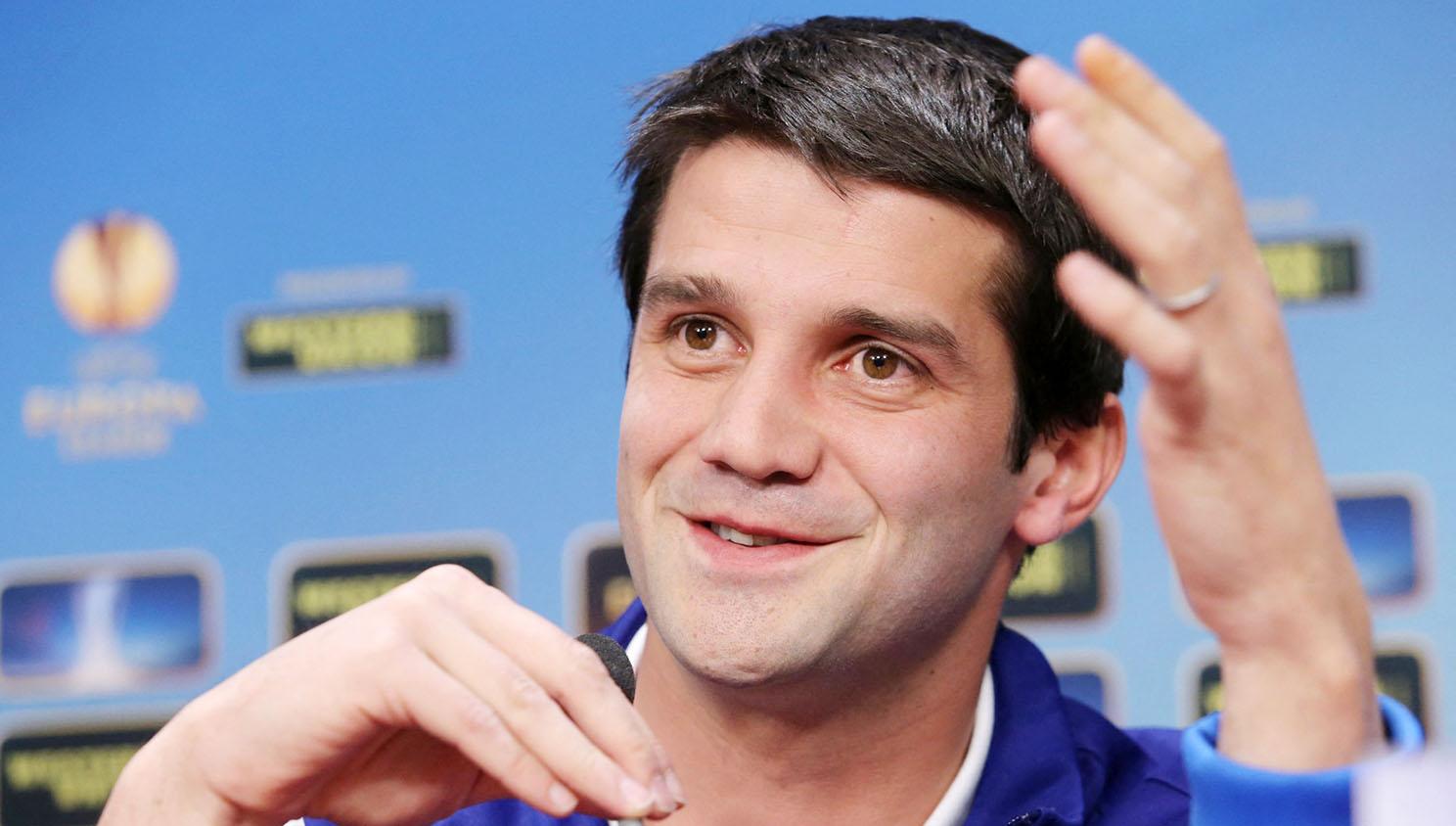 Cristi Chivu avea o vorbă prin care îl anunța pe maseur că are contractură la bicepsul femural: „Urcă-te pe avion, că m-a mușcat buldogul”