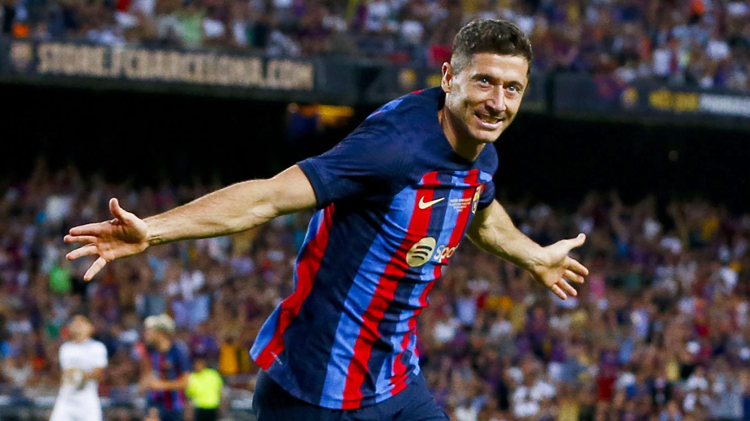 Robert Lewandowski își va face debutul sâmbătă într-un meci oficial pentru Barcelona, în prima etapă din La Liga, când catalanii joacă pe teren propriu cu Rayo Vallecano