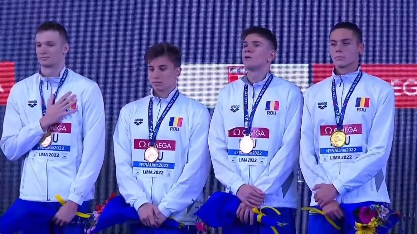 David Popovici, Alexandru Constantinescu, Ștefan Cozma și Patrick Sebastian Dinu sunt campioni mondiali de juniori în proba de ștafetă 4×100 m
