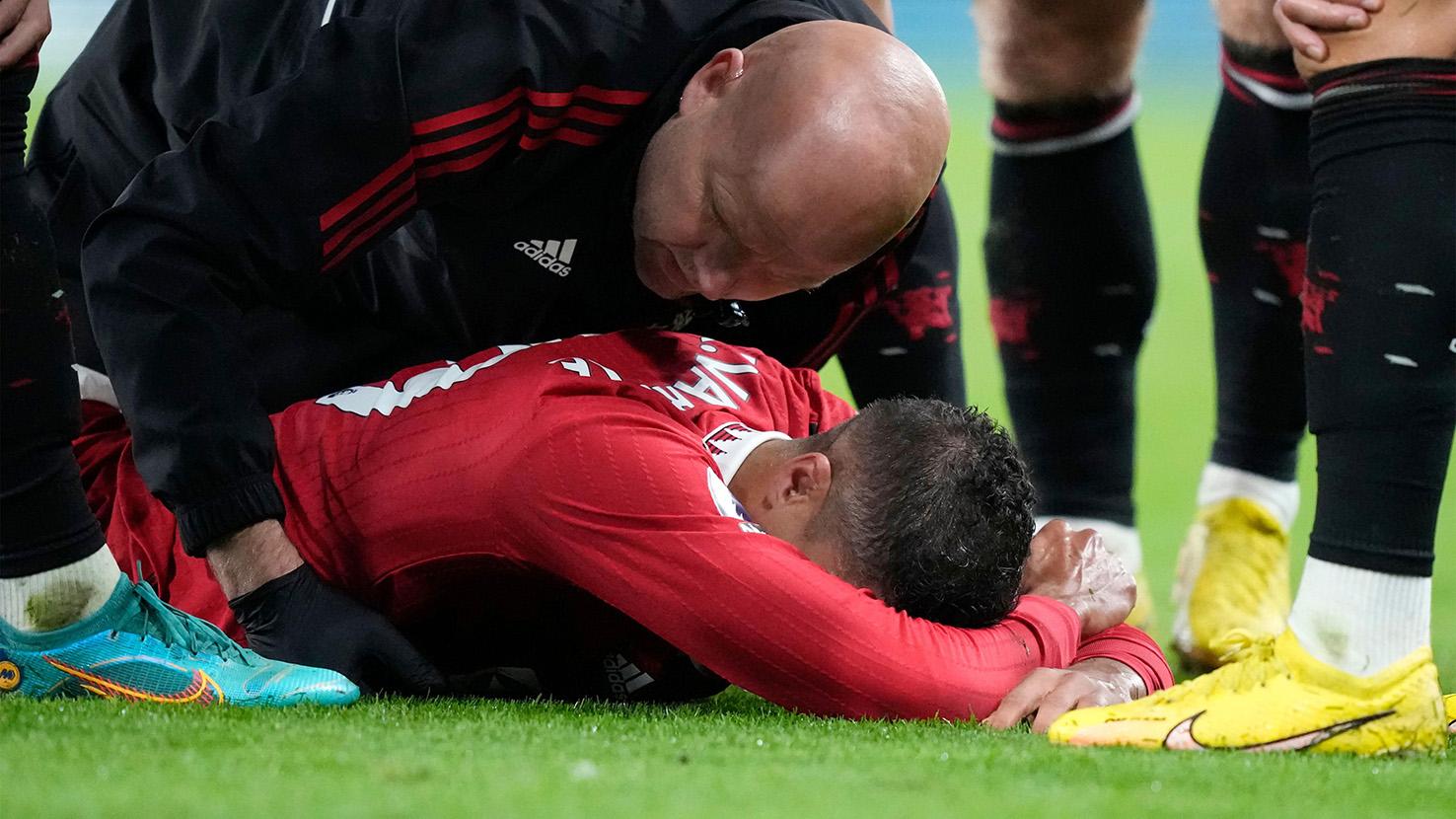 Raphael Varane s-a accidentat în meciul pe care Manchester United l-a remizat sâmbătă în deplasare cu Chelsea, 1-1, care a contat pentru Etapa a 10-a din Premier League