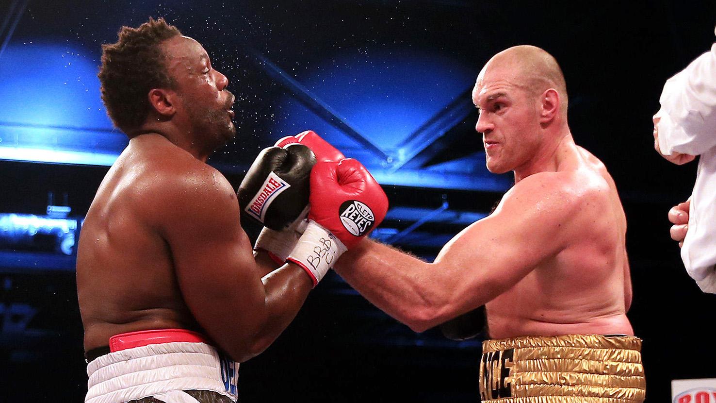 Neînvins la profesioniști, unde a obținut 32 de vicorii și o remiză, Tyson Fury l-a învins, deja, de două ori pe Derek Chisora