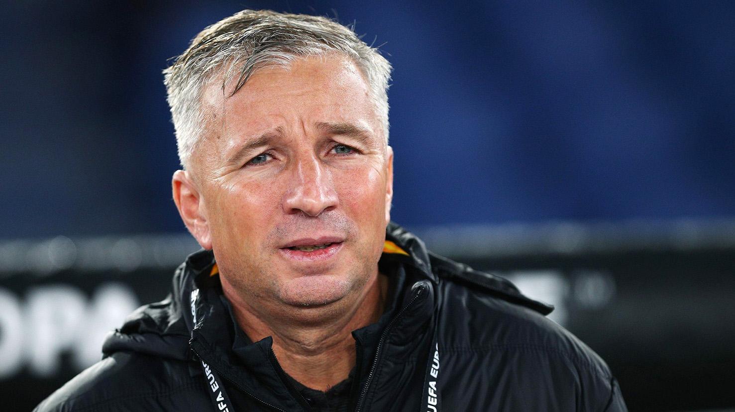 Dan Petrescu este nemulțumit că arbitrul nu a întrerupt meciul în momentul în care danii lui “U” Cluj-Napoca au scandat obscenități la adresa lui