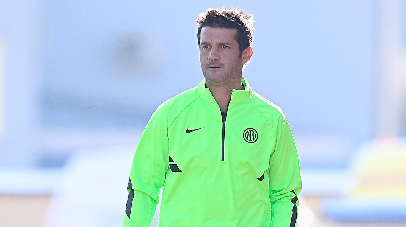 Cristian Chivu este încântat că jucătorii pe care îi antrenează au șansa să călătorească și șă lucreze cu echipa de seniori a lui Inter Milano