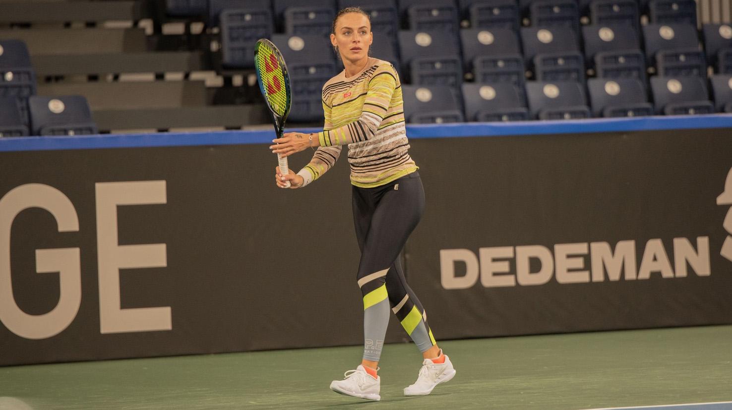 Ana Bogdan a câștigat singurul meci direct cu Dalma Galfi, 1-6, 6-4, 6-2, în 2019, în primul tur la Dubai