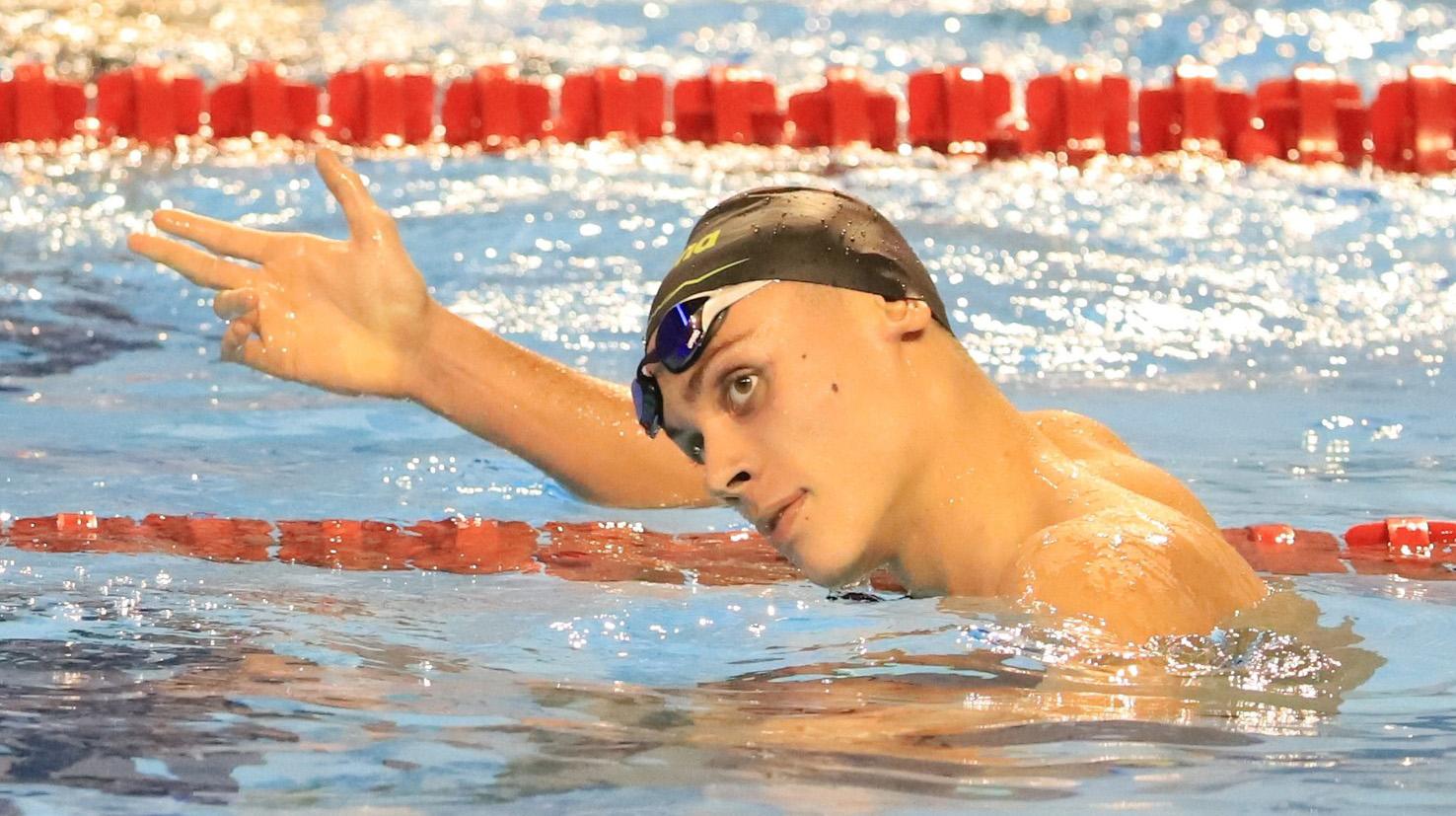 David Popovici a câștigat trei medalii de aur și una de argint la Campionatul Național, chiar dacă nu îi place să concureze în bazin scurt