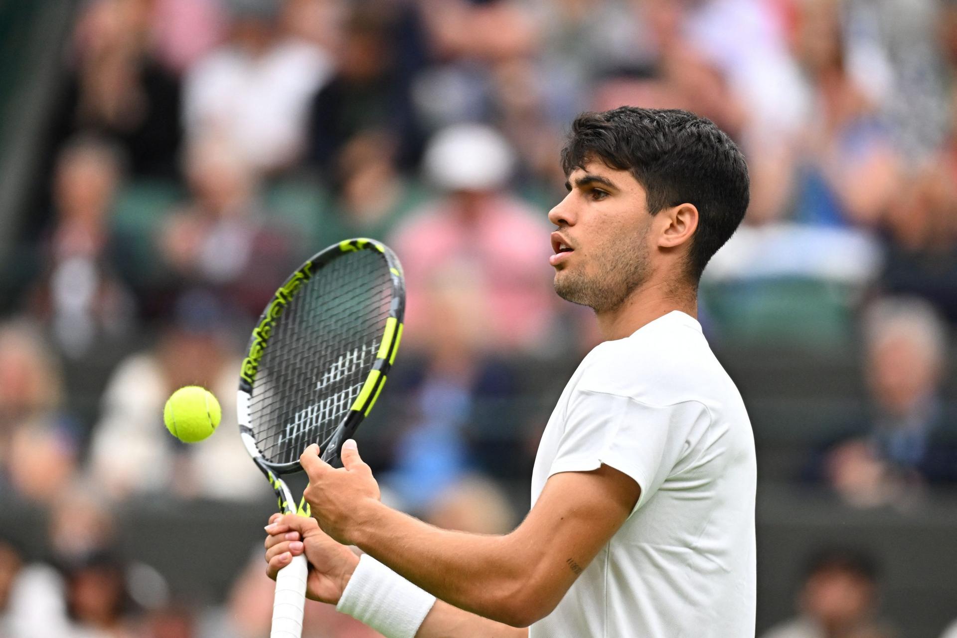 Carlos Alcaraz s-a calificat în optimile de finală la Wimbledon! Victorie muncită cu Frances Tiafoe