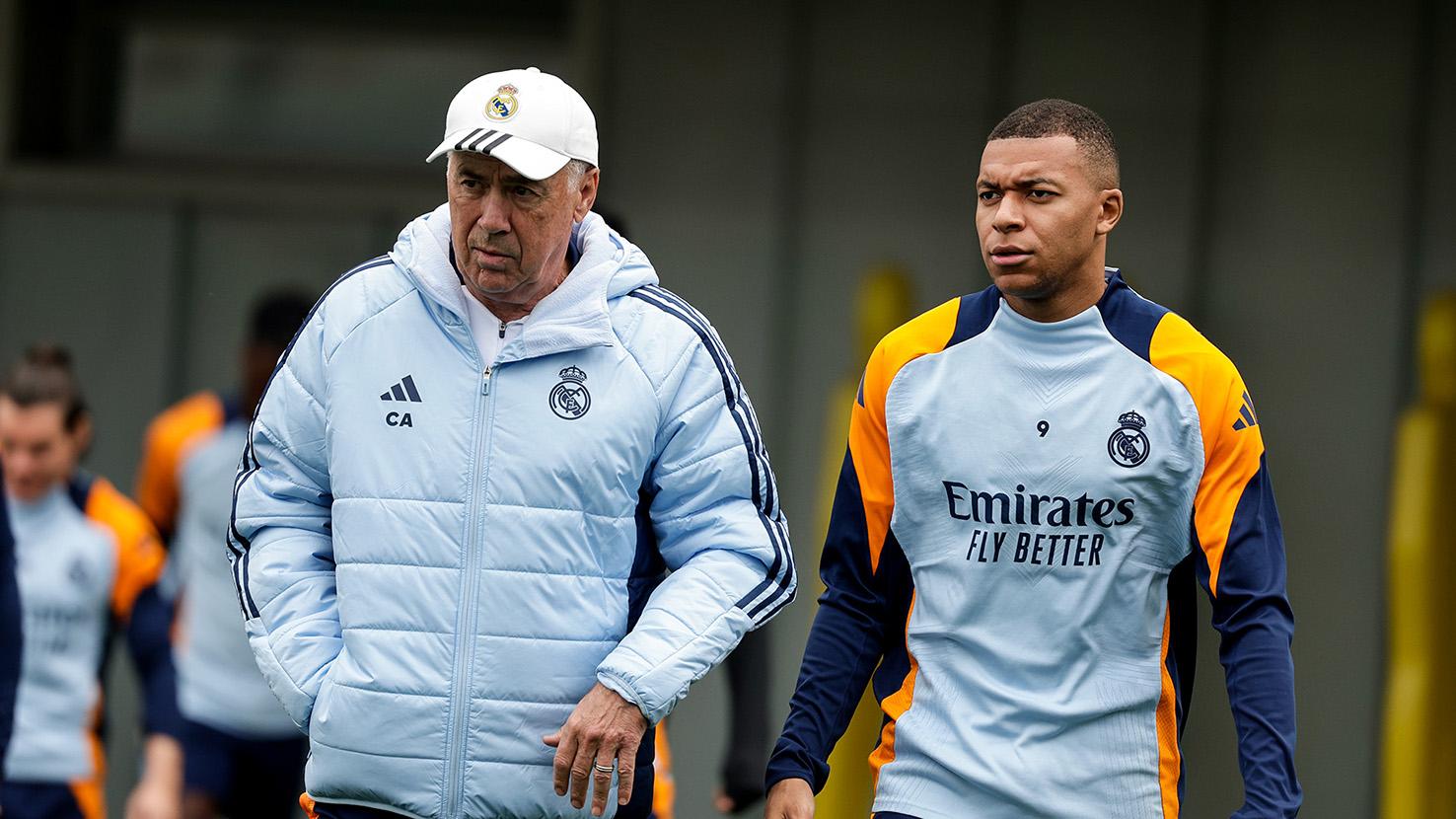 Carlo Ancelotti și Kylian Mbappe