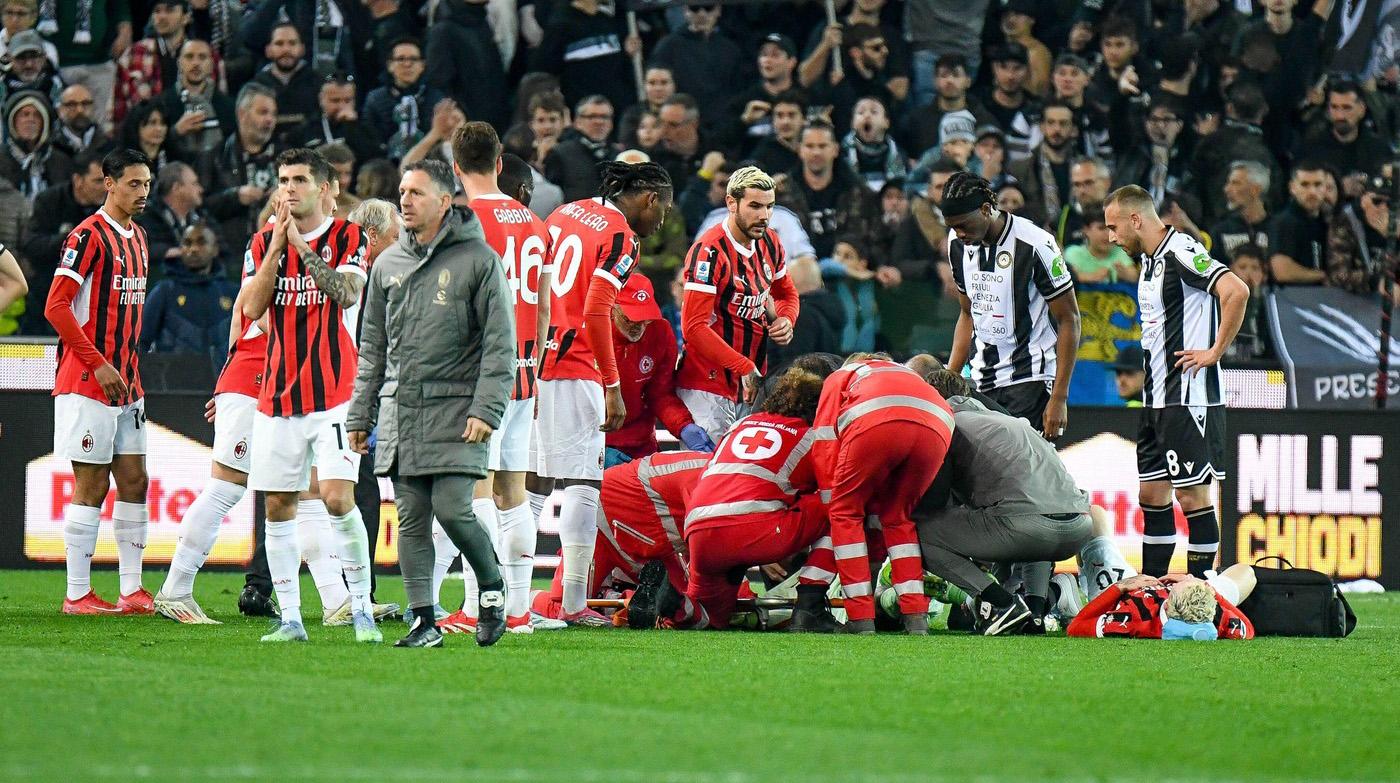 Milan’s Mike Maignan injury  during  Udinese Calcio vs AC Milan, Italian soccer Serie A match in Udine, Italy, April 11 2025