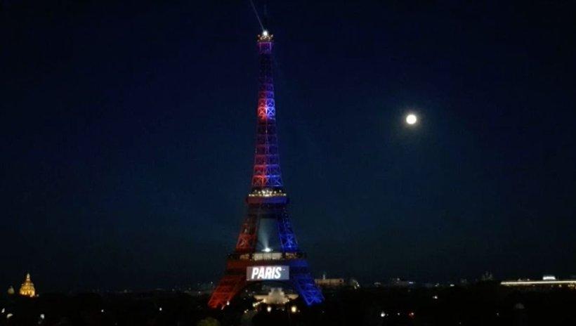 turnul-eiffel-x