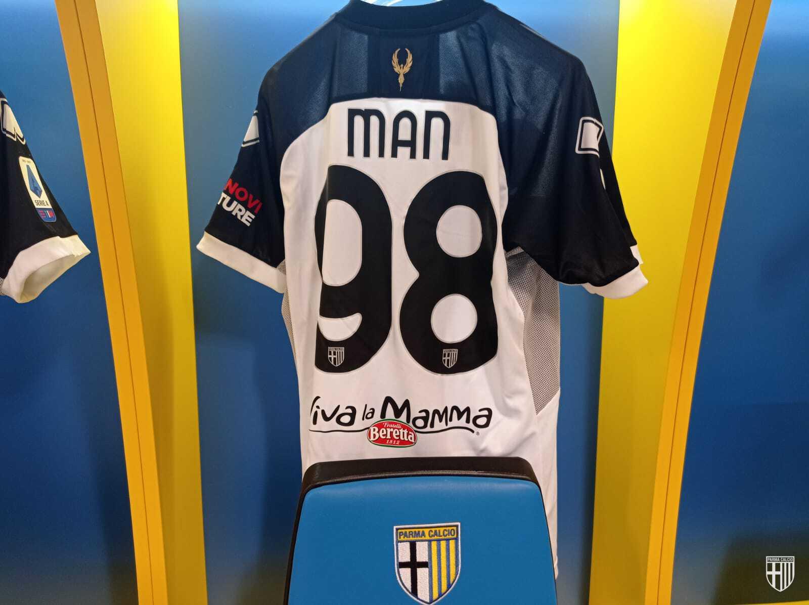 Dennis Man tricoul, sursa foto-Parma/Facebook