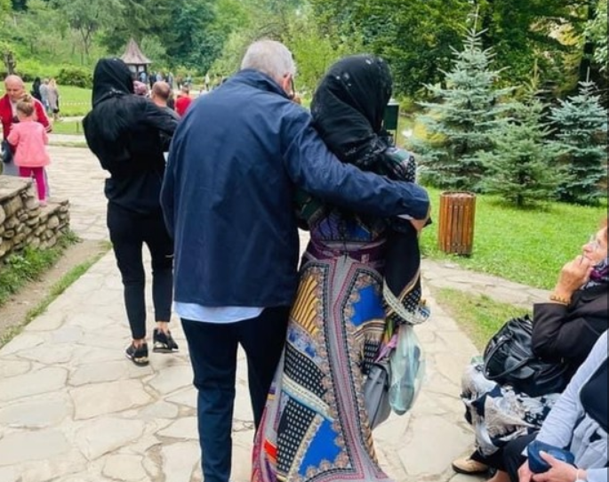 Ilie Năstase și soția Ioana, la mormântul lui Arsenie Boca