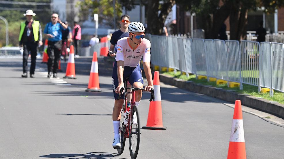 Mathieu van der Poel, campion mondial la cyclo-cross în 2015, 2019, 2020 și 2021, a fost amendat cu 1.500 de dolari pentru că a agresat două adolescente