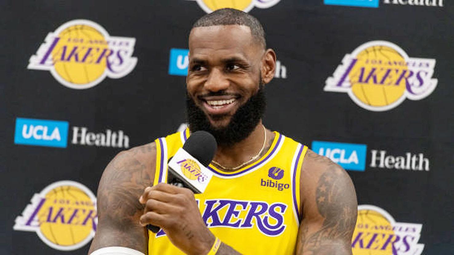 LeBron James şi-a prelungit cu 2 ani contractul cu Los Angeles Lakers, pentru suma totală de 97,1 milioane de dolari