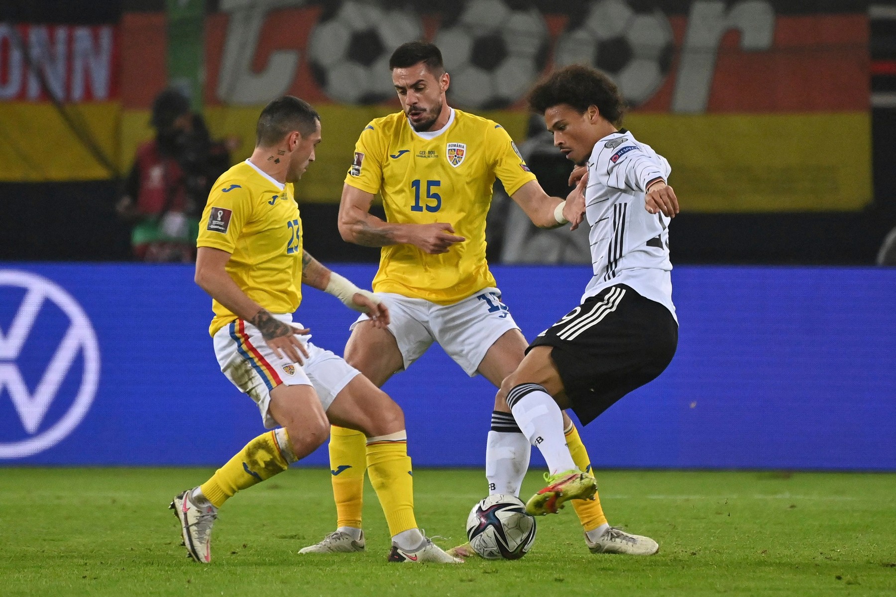 Nicolae Stanciu şi Andrei Burcă/Sursa foto: Profimedia Images