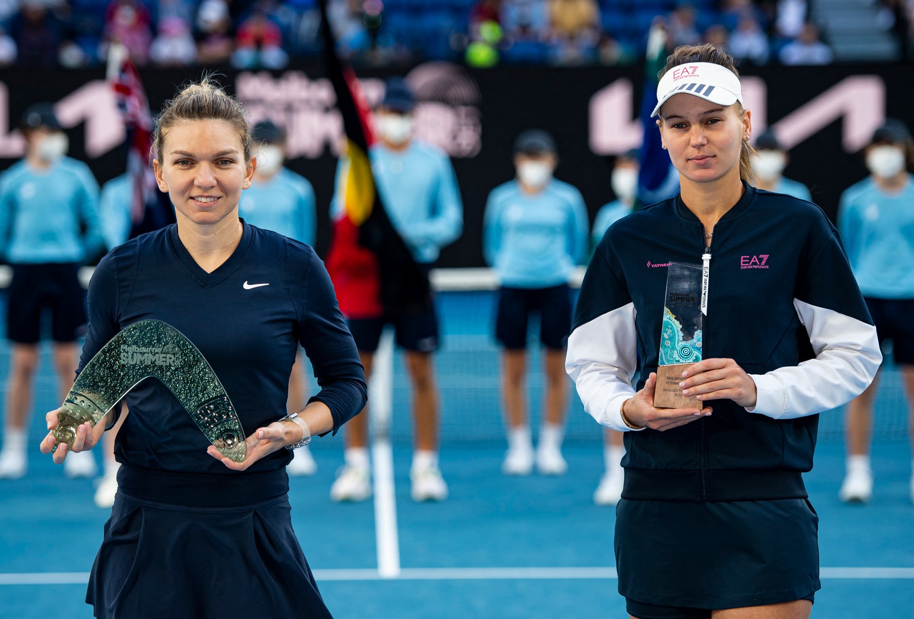 Simona Halep şi Veronika Kudermetova/Sursa foto: Profimedia Images