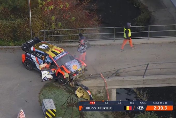 WRC: Un accident suferit de Thierry Neuville a dus la anularea unei probe speciale din Raliul Europei Centrale